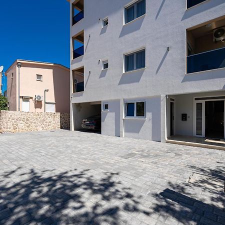 Sunways Apartments Dobra Voda Bagian luar foto