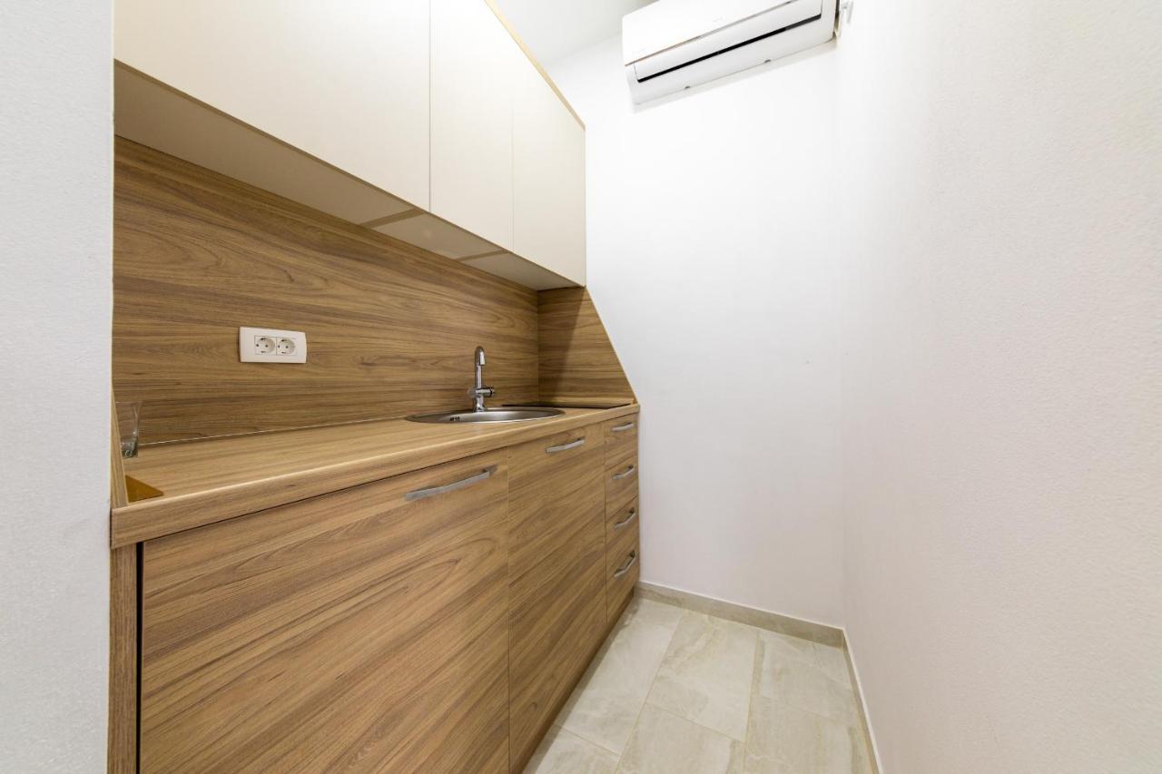 Sunways Apartments Dobra Voda Bagian luar foto
