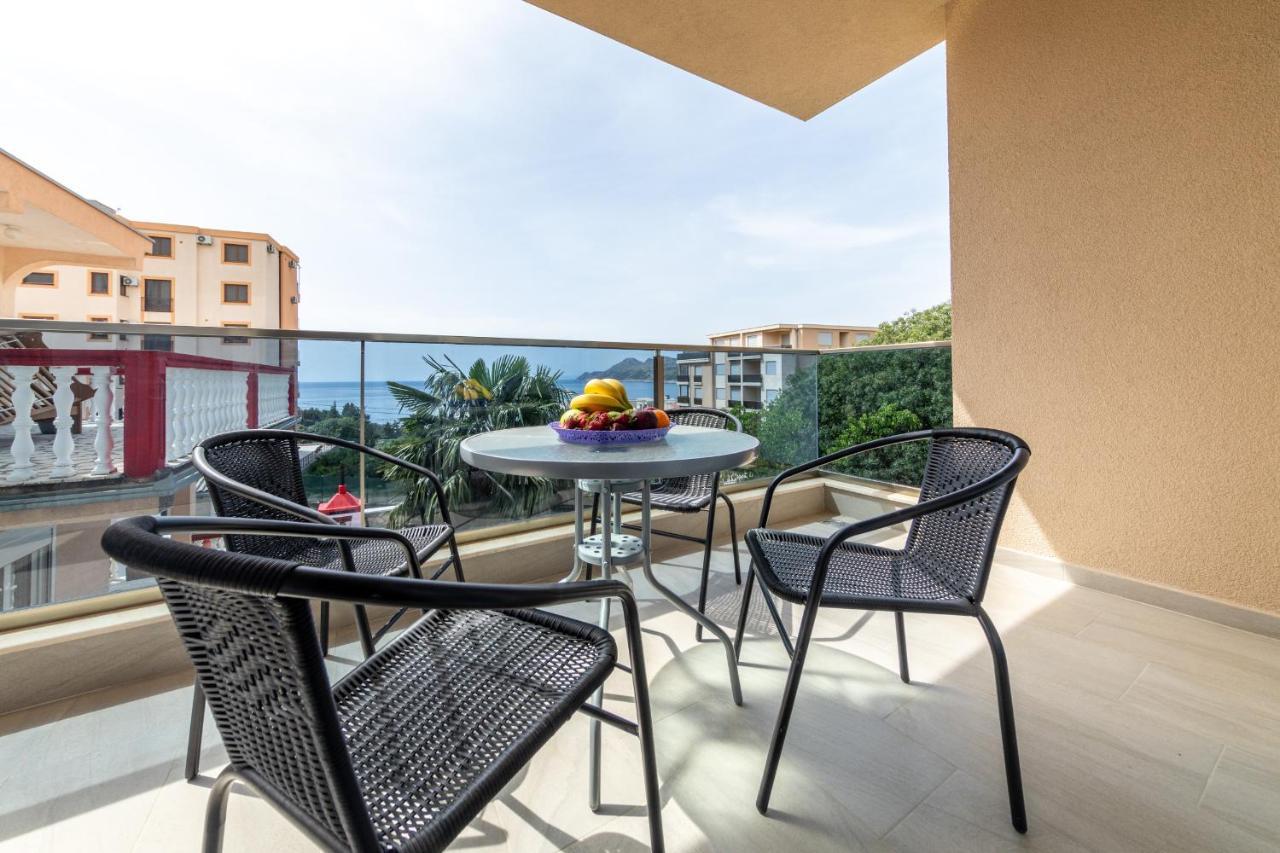Sunways Apartments Dobra Voda Bagian luar foto
