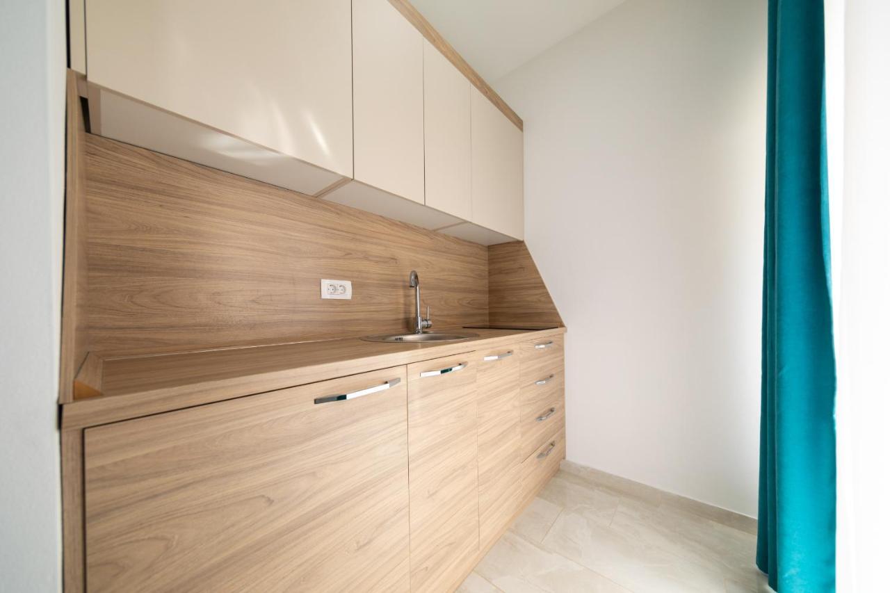 Sunways Apartments Dobra Voda Bagian luar foto