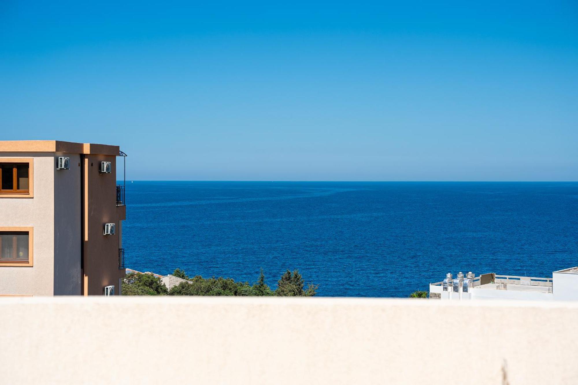 Sunways Apartments Dobra Voda Bagian luar foto