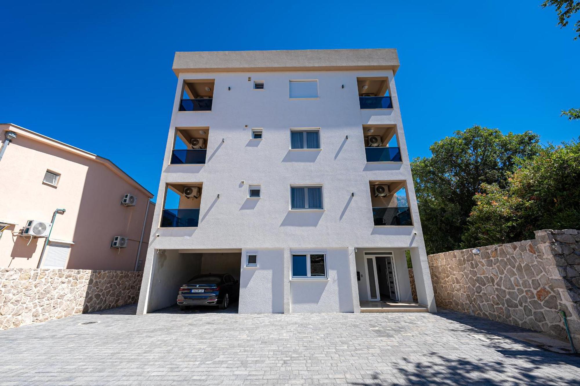 Sunways Apartments Dobra Voda Bagian luar foto