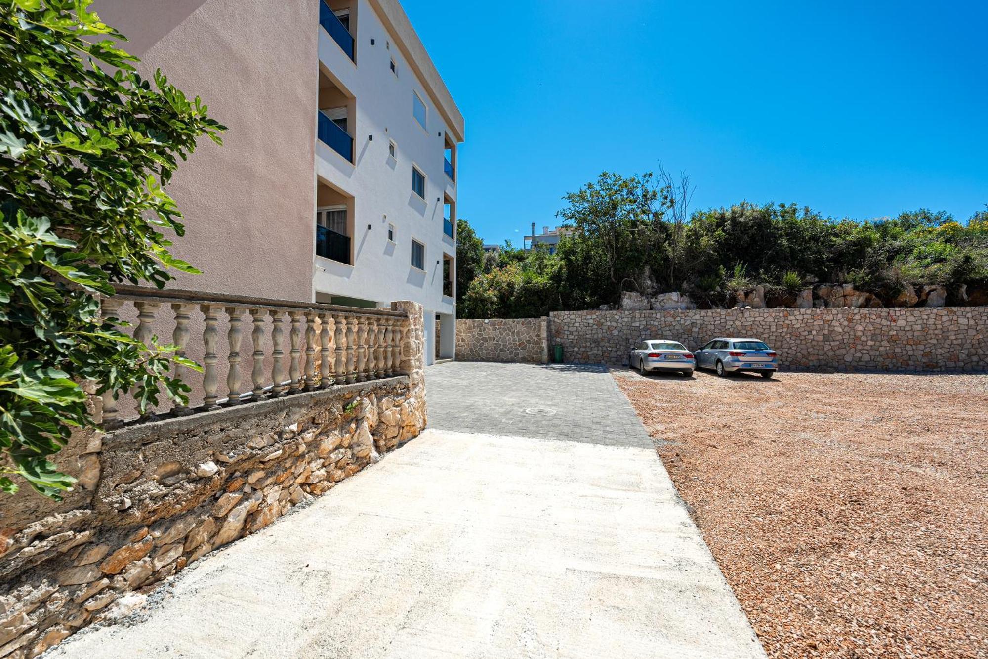 Sunways Apartments Dobra Voda Bagian luar foto