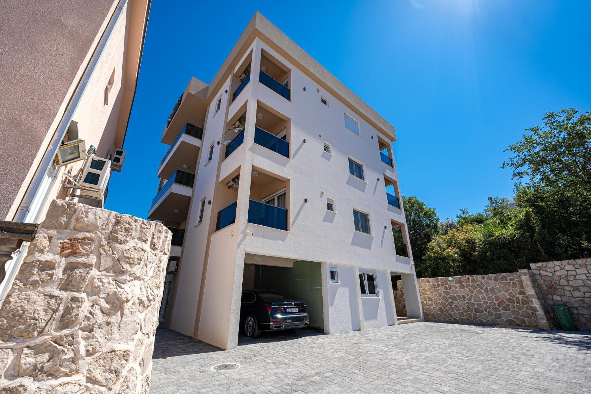 Sunways Apartments Dobra Voda Bagian luar foto
