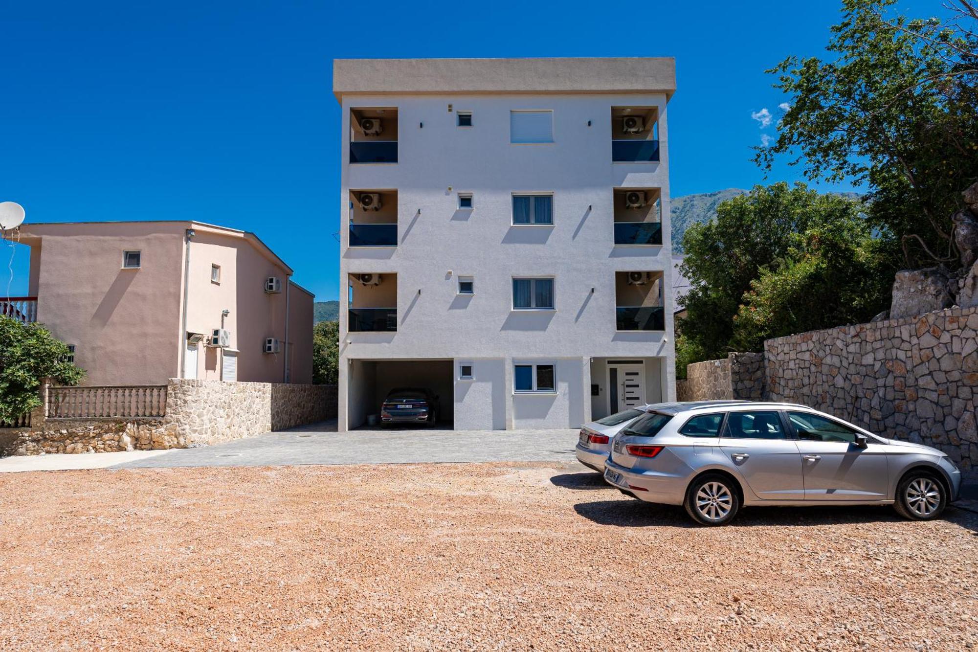 Sunways Apartments Dobra Voda Bagian luar foto